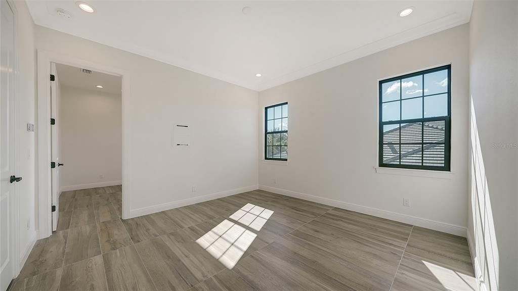 Upstairs loft/bonus room