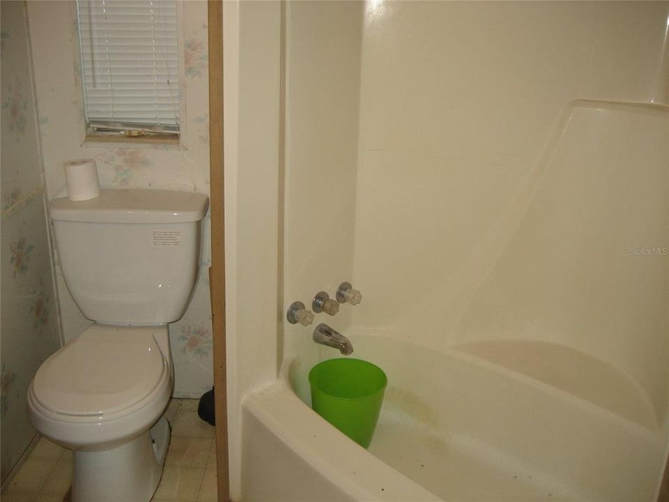 For Sale: $65,500 (2 beds, 2 baths, 728 Square Feet)