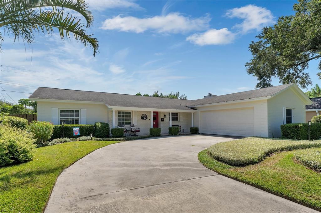 Recently Sold: $689,000 (3 beds, 3 baths, 2373 Square Feet)
