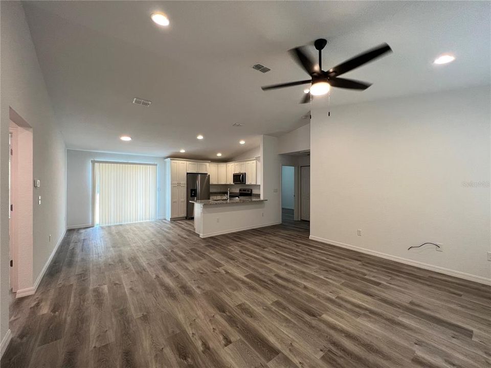 Recently Rented: $1,599 (3 beds, 2 baths, 1323 Square Feet)