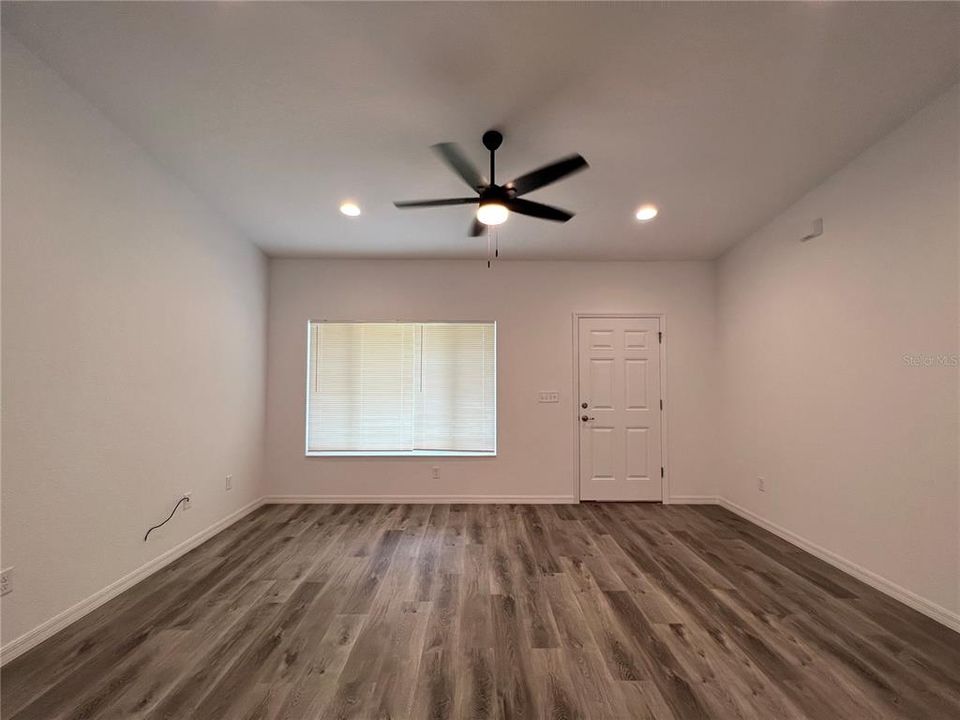 Recently Rented: $1,599 (3 beds, 2 baths, 1323 Square Feet)