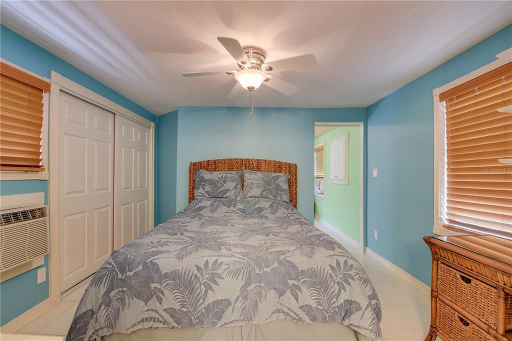 Recently Sold: $525,000 (1 beds, 1 baths, 393 Square Feet)