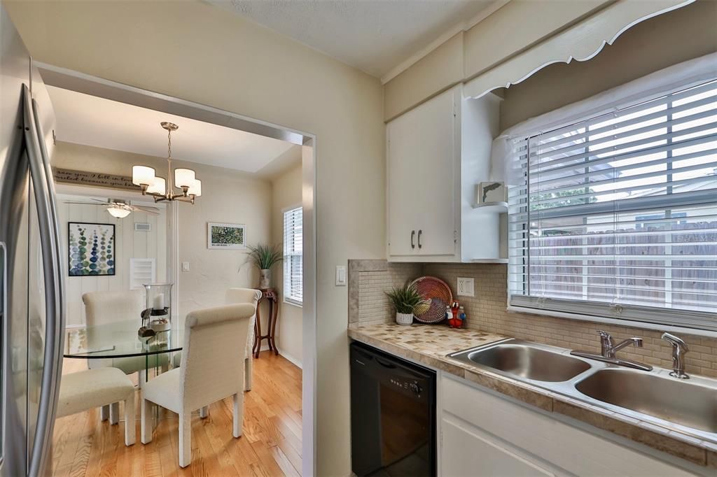 Recently Sold: $354,000 (3 beds, 1 baths, 1063 Square Feet)