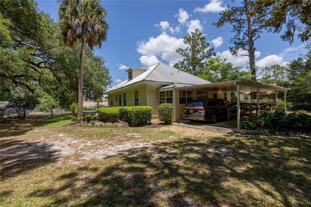 Vendido Recientemente: $298,700 (4 camas, 2 baños, 1965 Pies cuadrados)