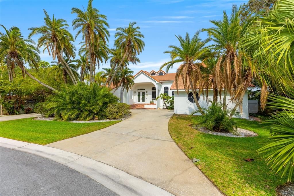 Recently Sold: $2,800,000 (5 beds, 4 baths, 4210 Square Feet)