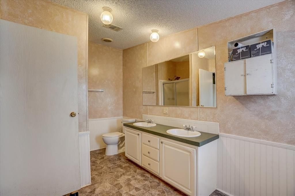 最近售出: $399,900 (3 贝兹, 2 浴室, 1296 平方英尺)