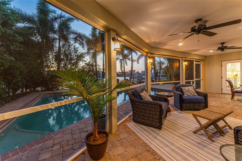 Recently Sold: $2,993,000 (5 beds, 3 baths, 2967 Square Feet)