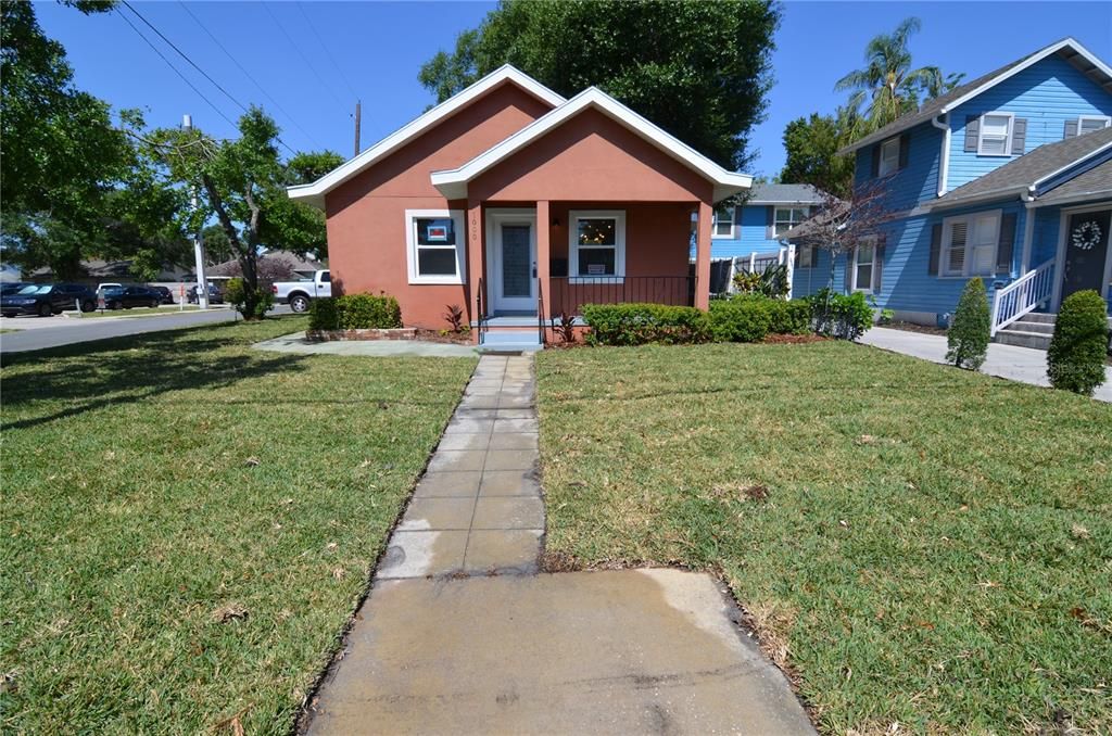 Recently Sold: $399,900 (3 beds, 2 baths, 950 Square Feet)