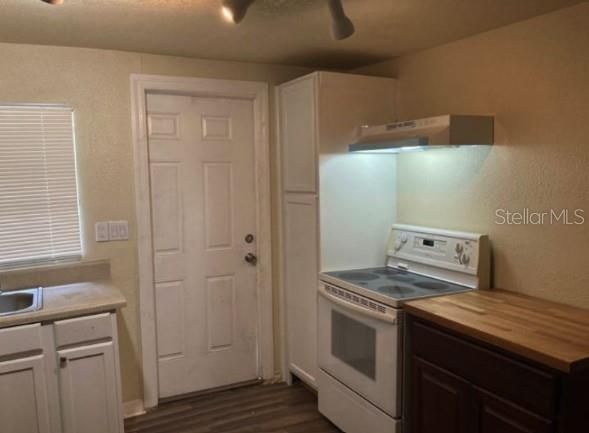 Recently Sold: $149,000 (2 beds, 1 baths, 720 Square Feet)