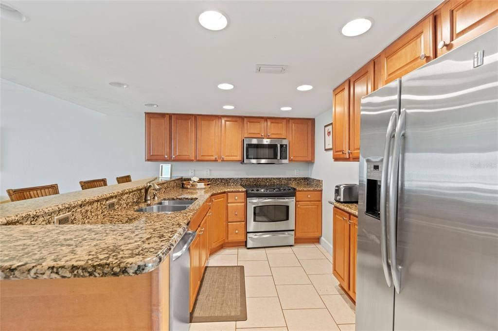 For Sale: $679,900 (2 beds, 2 baths, 1166 Square Feet)