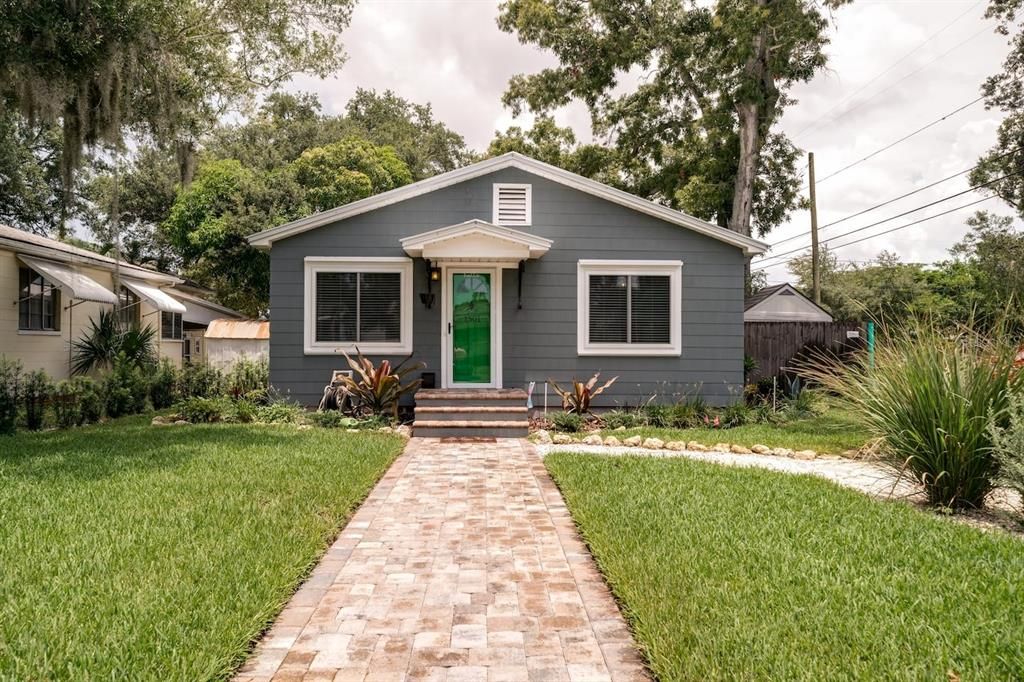 Recently Sold: $535,000 (3 beds, 2 baths, 1108 Square Feet)