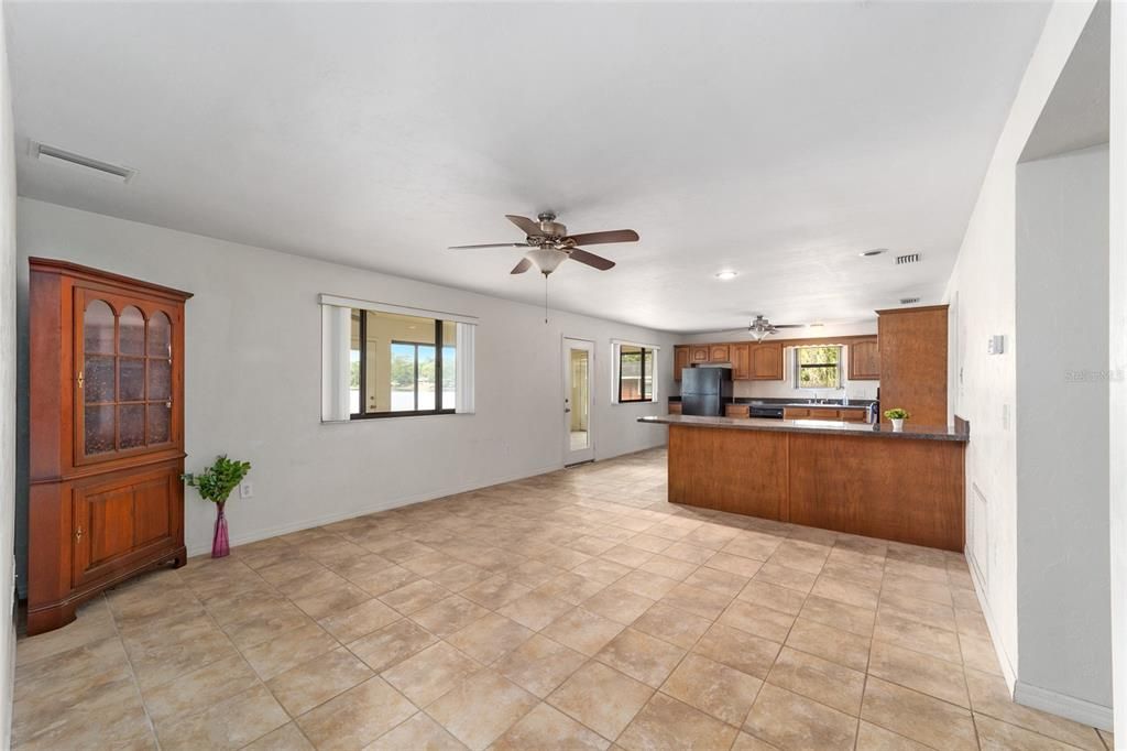 Recently Sold: $489,000 (4 beds, 2 baths, 2706 Square Feet)