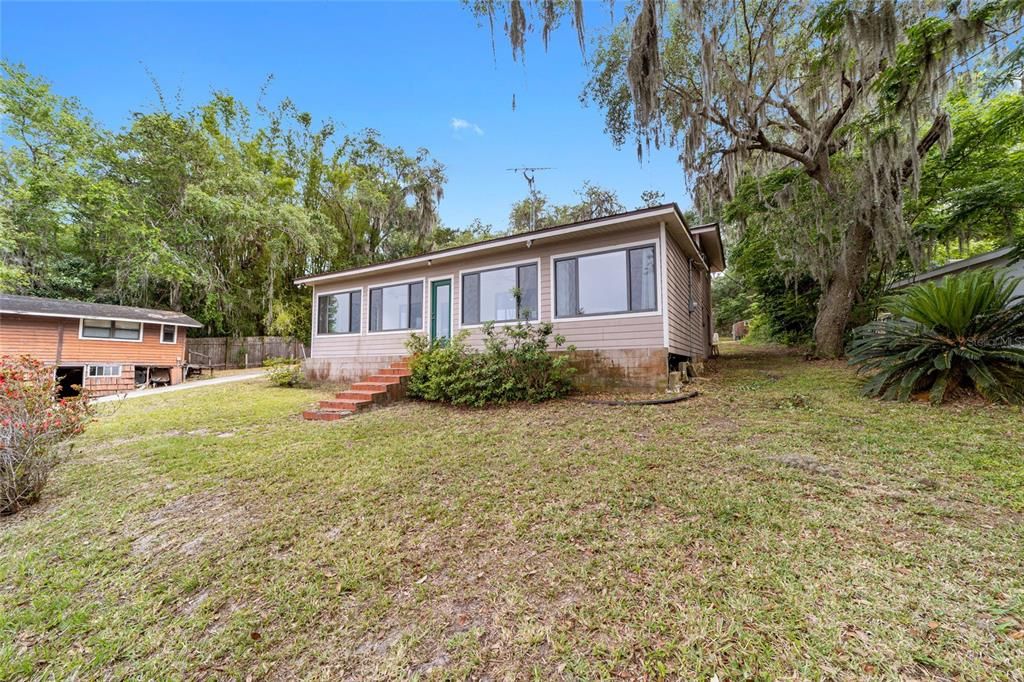 Recently Sold: $489,000 (4 beds, 2 baths, 2706 Square Feet)