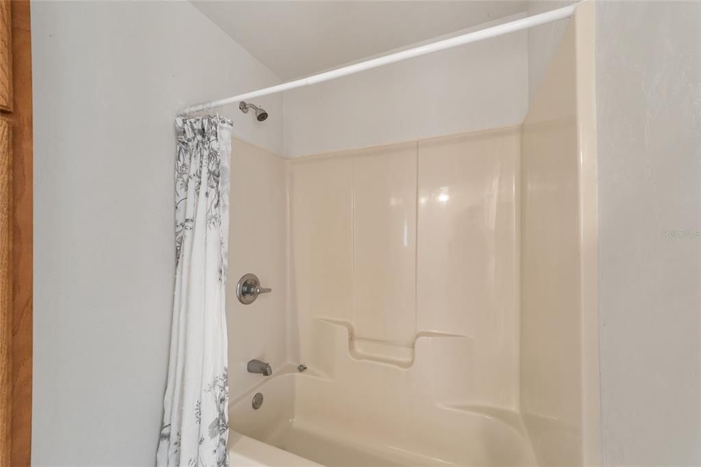最近售出: $489,000 (4 贝兹, 2 浴室, 2706 平方英尺)