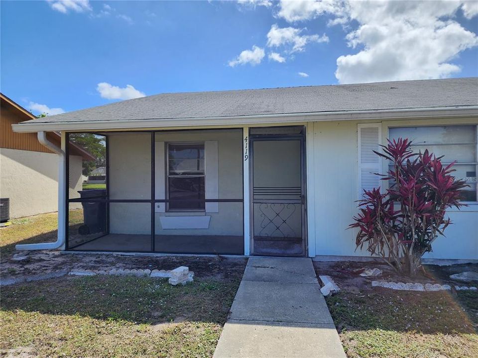 Recently Rented: $1,300 (3 beds, 2 baths, 1032 Square Feet)