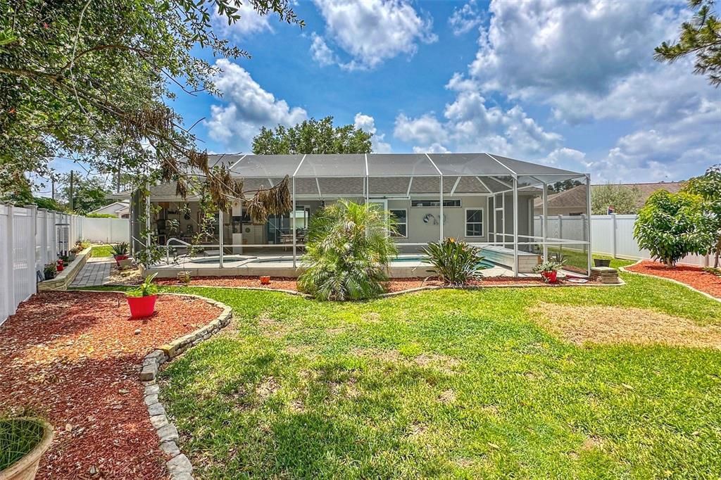 Recently Sold: $499,000 (3 beds, 2 baths, 1959 Square Feet)