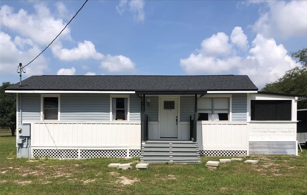 Recently Sold: $399,000 (3 beds, 1 baths, 912 Square Feet)
