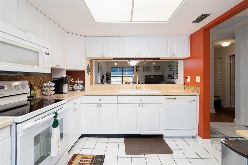 Recently Sold: $279,000 (2 beds, 2 baths, 1132 Square Feet)