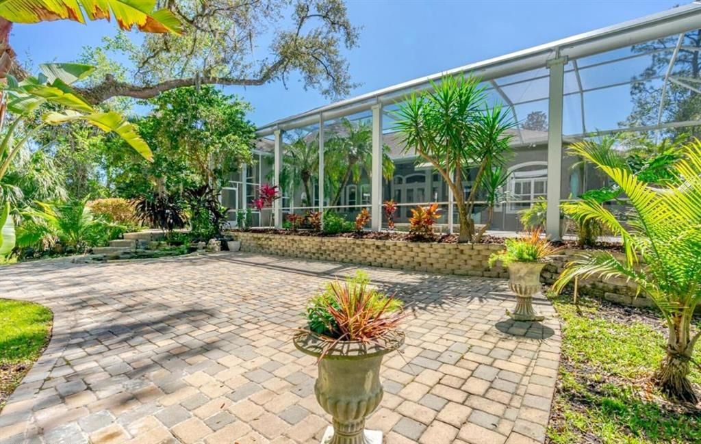 Recently Sold: $874,000 (4 beds, 5 baths, 4288 Square Feet)