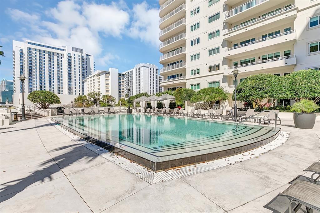 Recently Sold: $415,000 (1 beds, 2 baths, 1400 Square Feet)