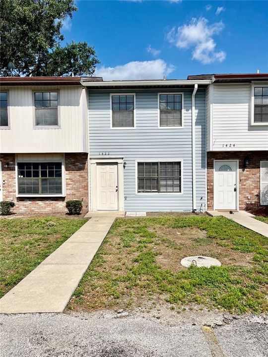 Recently Sold: $149,000 (2 beds, 1 baths, 992 Square Feet)