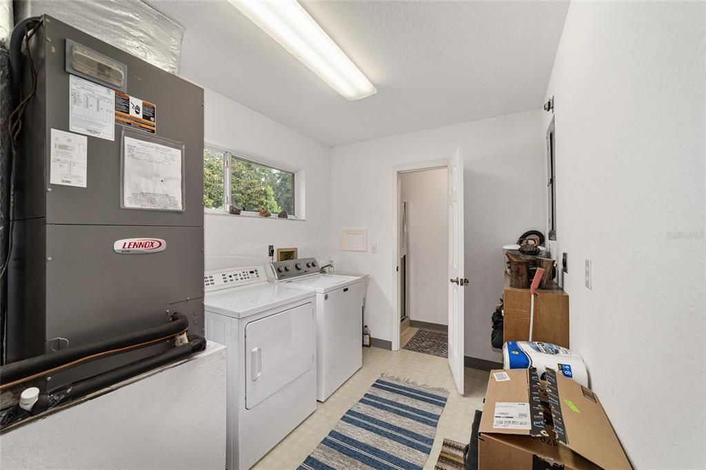Recently Sold: $785,000 (2 beds, 2 baths, 1449 Square Feet)