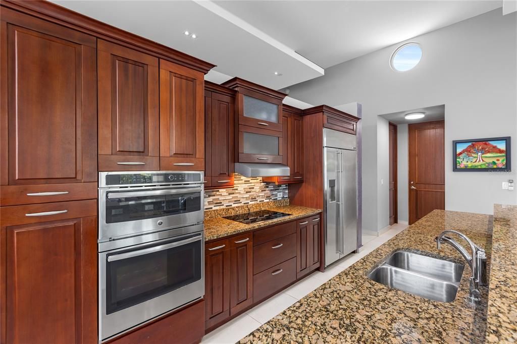 Recently Sold: $875,000 (4 beds, 3 baths, 2603 Square Feet)