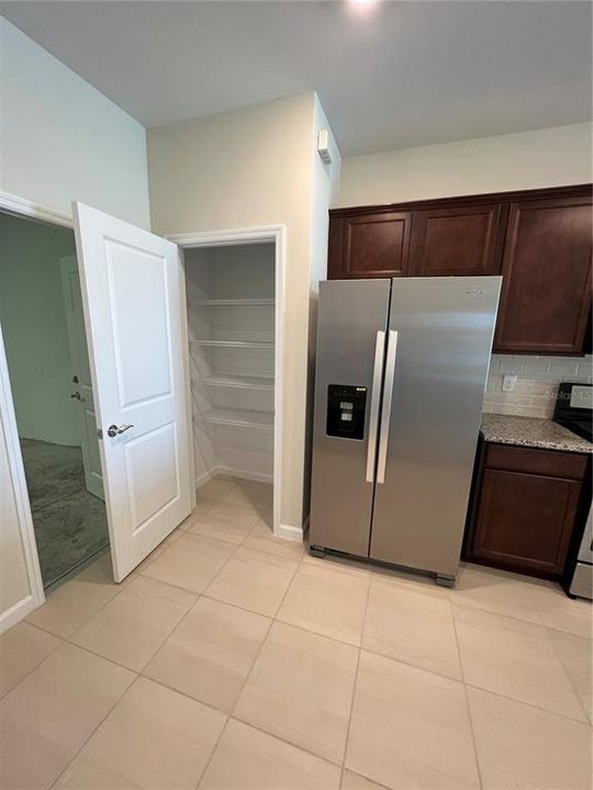 Active With Contract: $3,000 (2 beds, 2 baths, 1448 Square Feet)