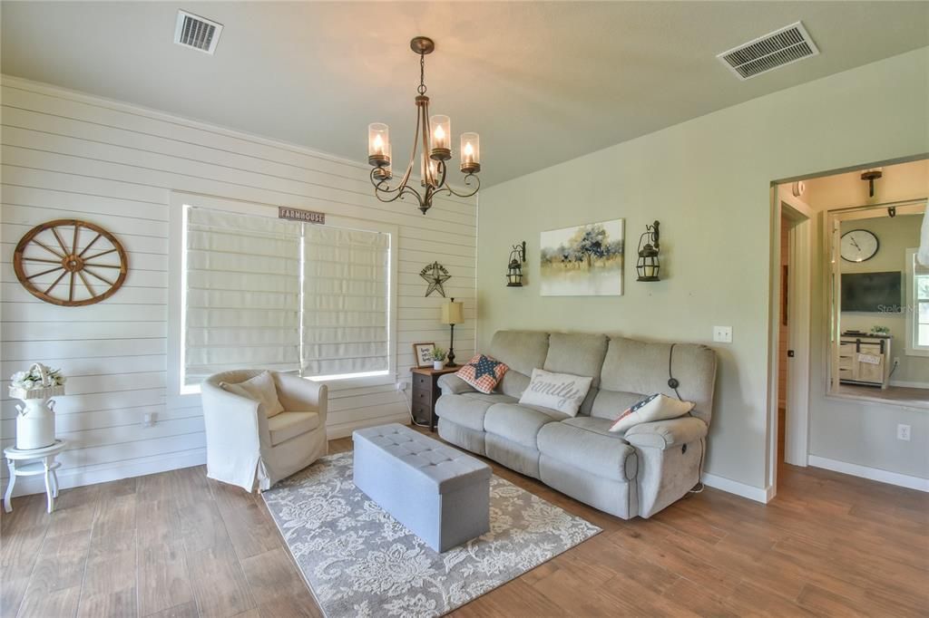 Recently Sold: $499,000 (2 beds, 1 baths, 624 Square Feet)