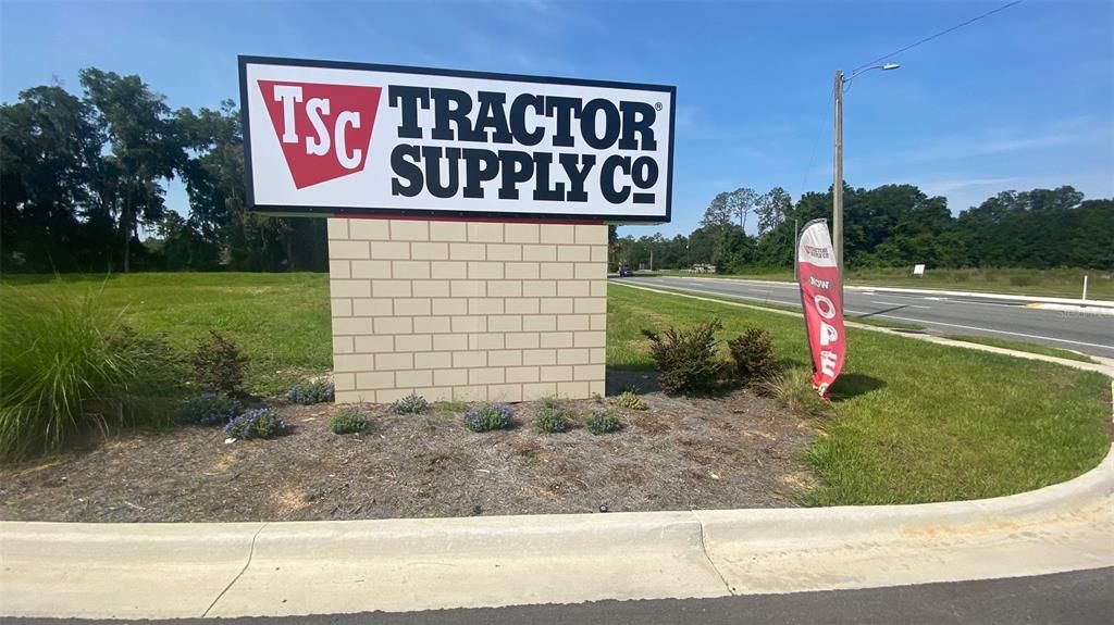 NEW TRACTOR SUPPLY