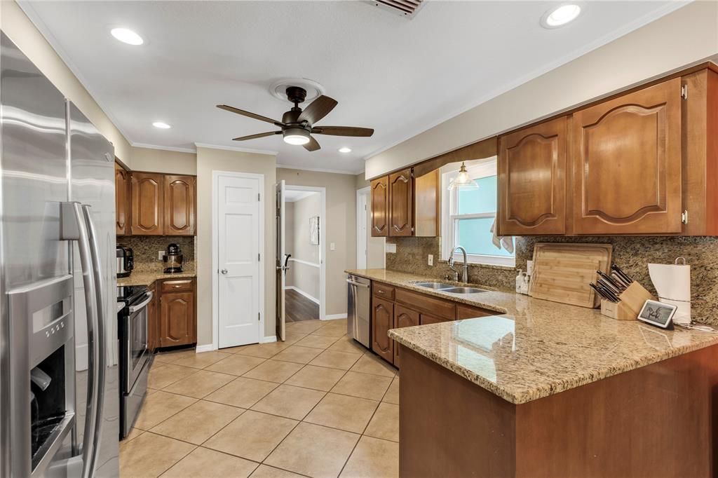 Recently Sold: $465,000 (3 beds, 2 baths, 2171 Square Feet)