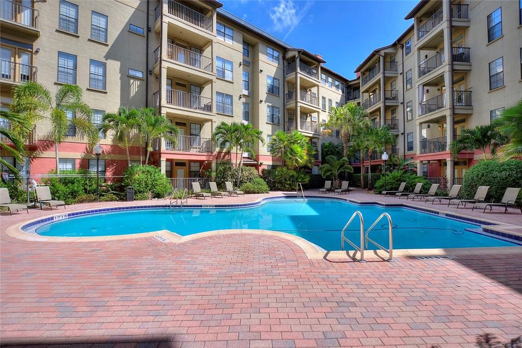 Recently Sold: $284,500 (2 beds, 2 baths, 1147 Square Feet)