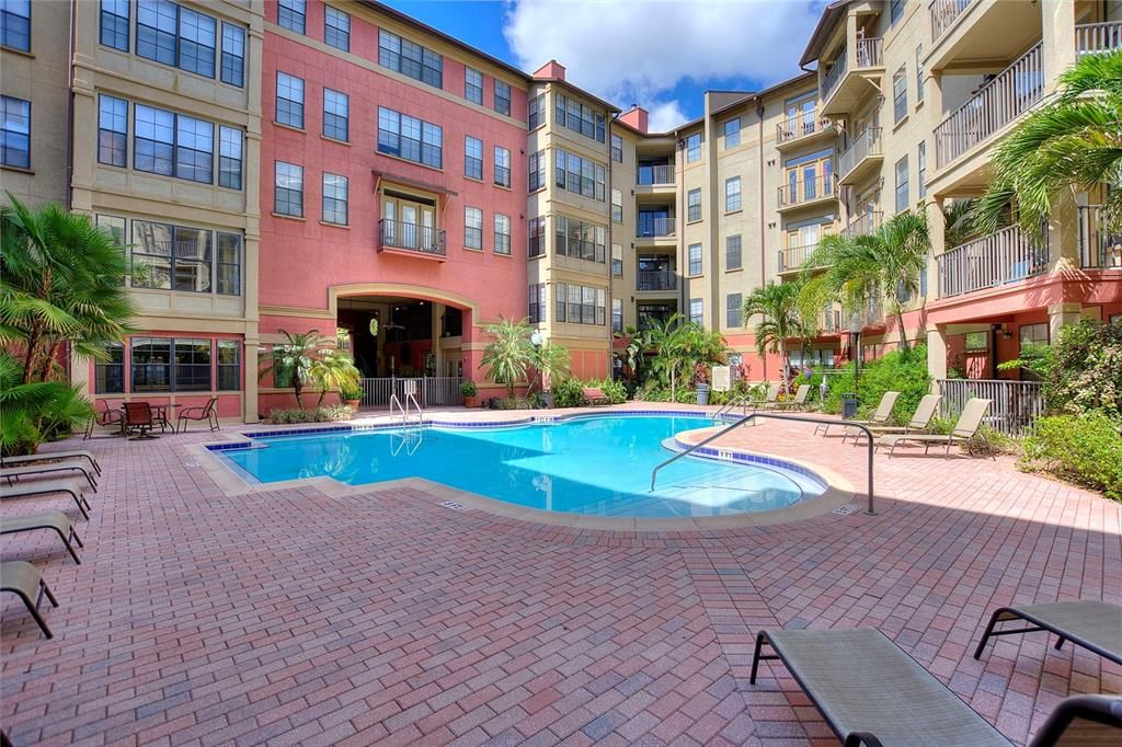 Recently Sold: $284,500 (2 beds, 2 baths, 1147 Square Feet)