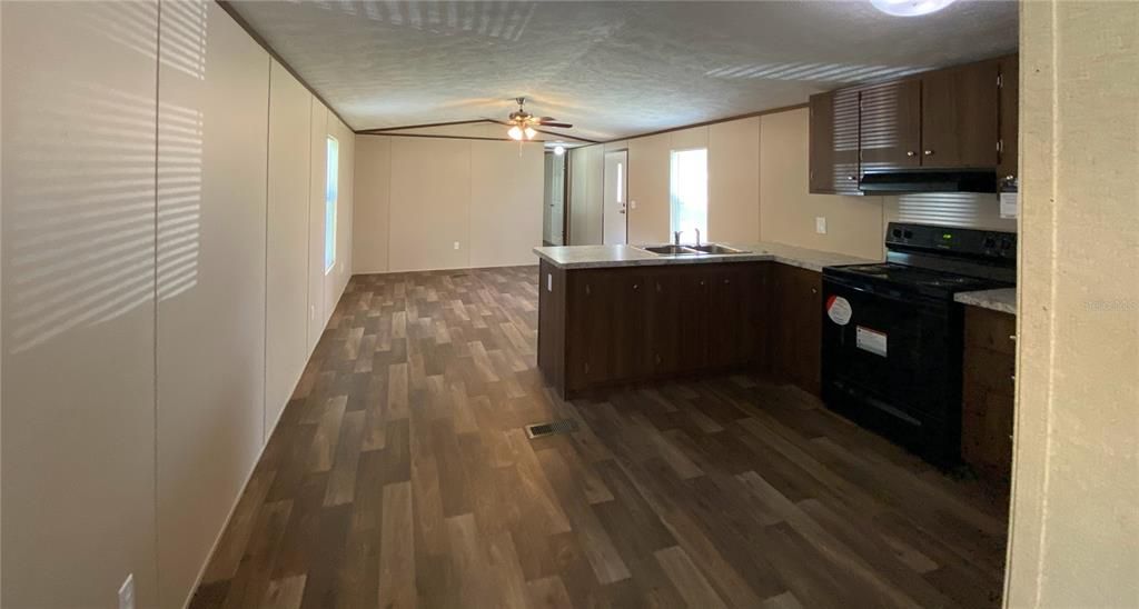 Recently Rented: $1,225 (2 beds, 2 baths, 933 Square Feet)