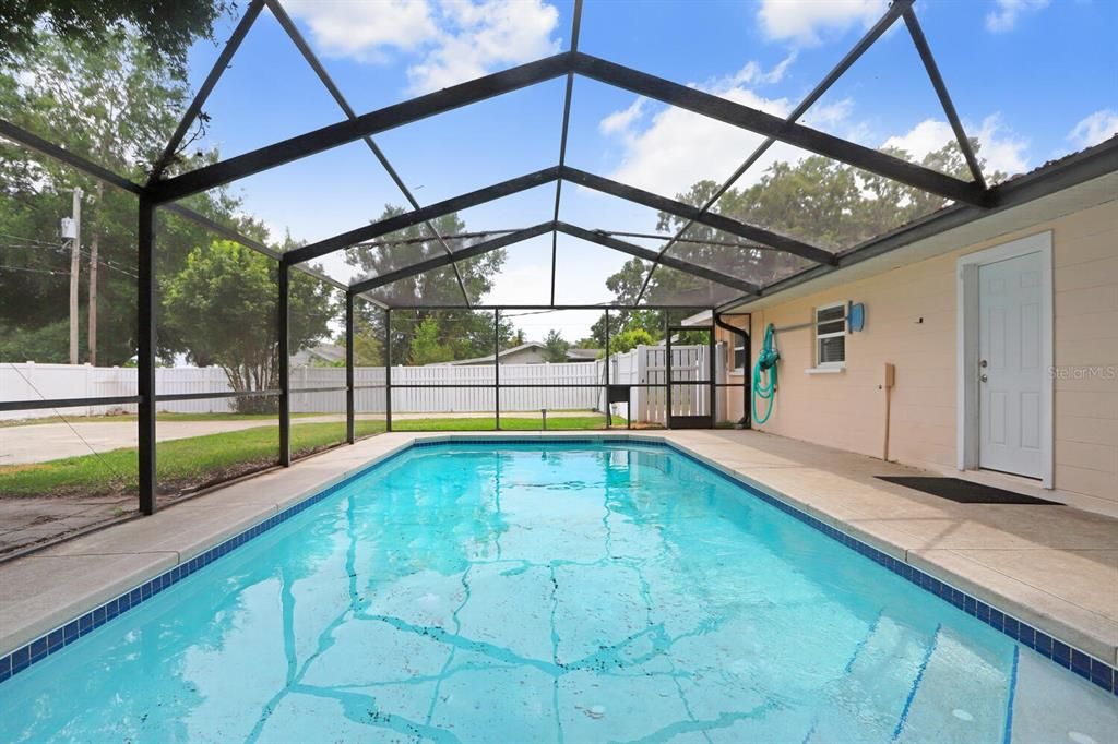 Recently Sold: $299,000 (4 beds, 2 baths, 1594 Square Feet)