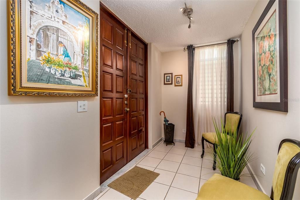 Vendido Recientemente: $550,000 (4 camas, 2 baños, 2585 Pies cuadrados)