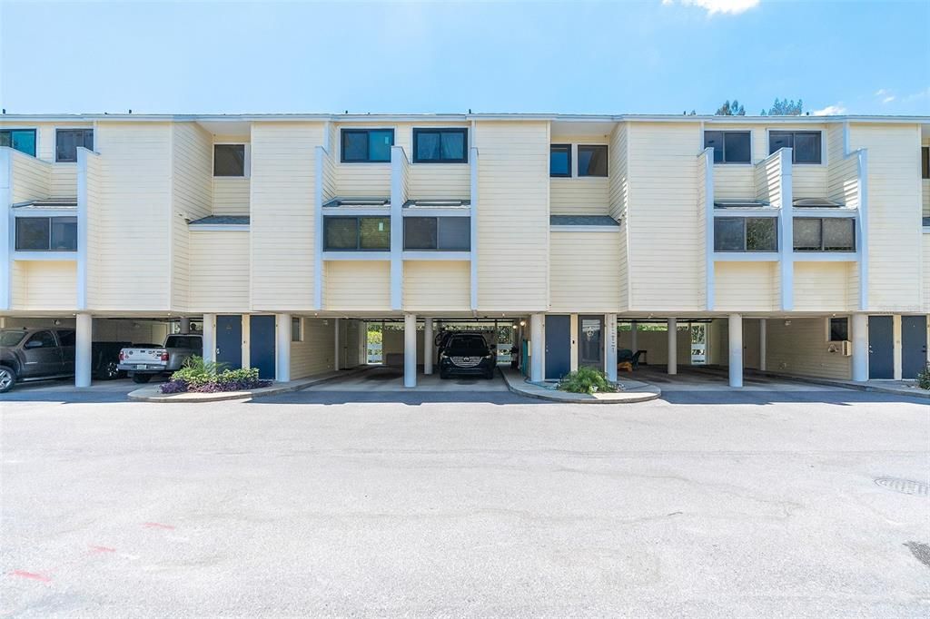 Recently Sold: $349,000 (2 beds, 2 baths, 1220 Square Feet)