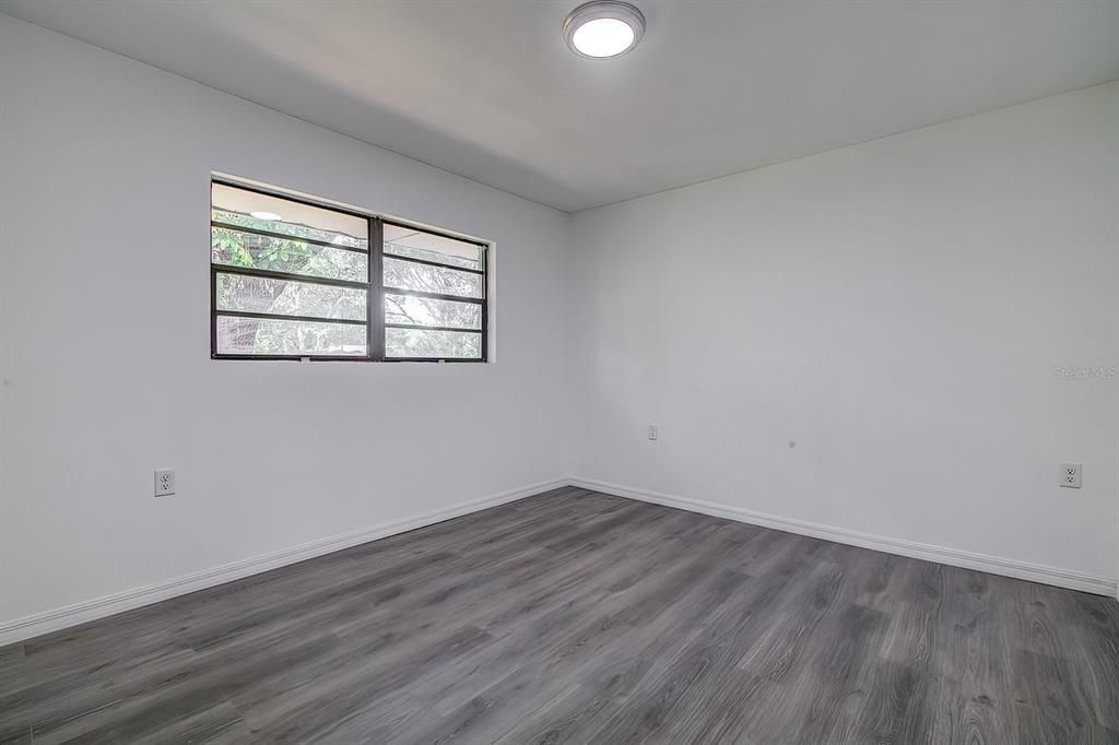 Vendido Recientemente: $392,900 (5 camas, 3 baños, 2060 Pies cuadrados)