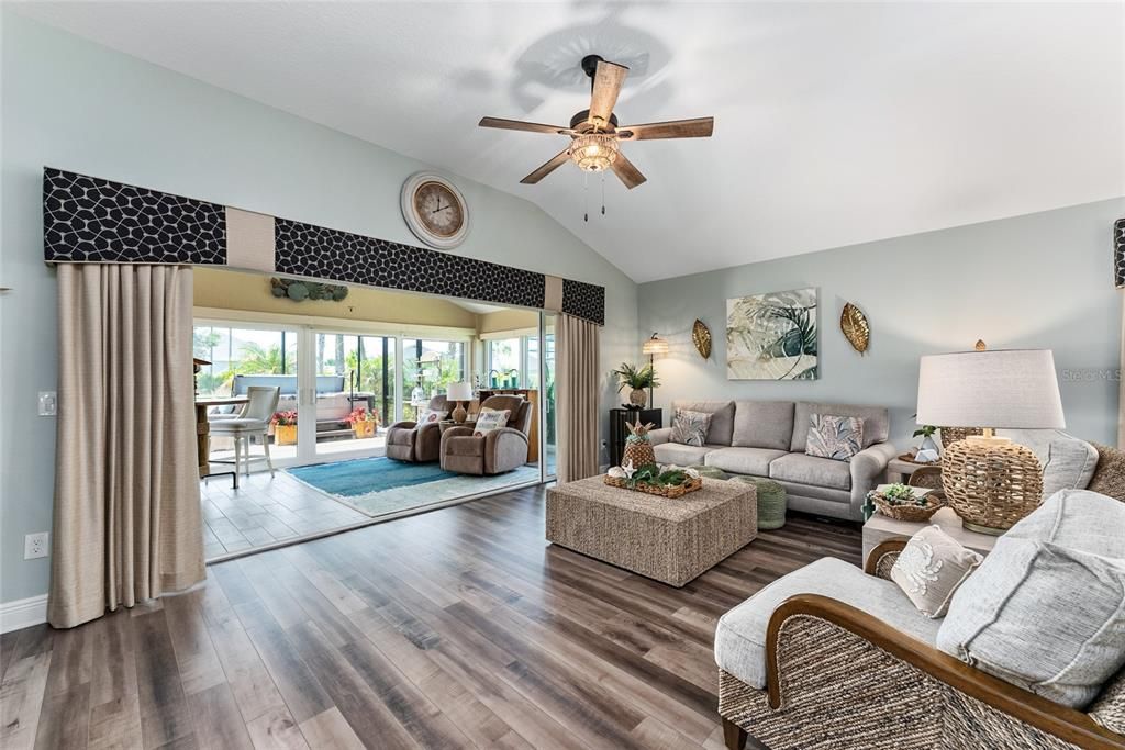 Recently Sold: $715,000 (3 beds, 3 baths, 1941 Square Feet)