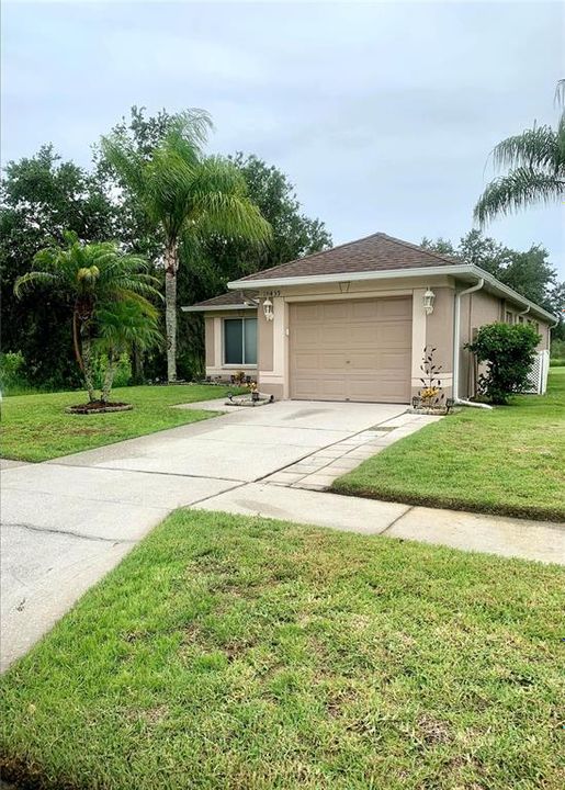 Recently Rented: $2,300 (3 beds, 2 baths, 1322 Square Feet)