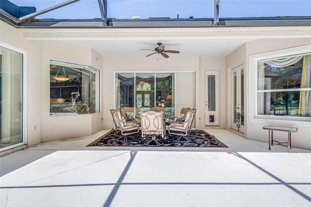 Recently Sold: $989,000 (3 beds, 3 baths, 4070 Square Feet)