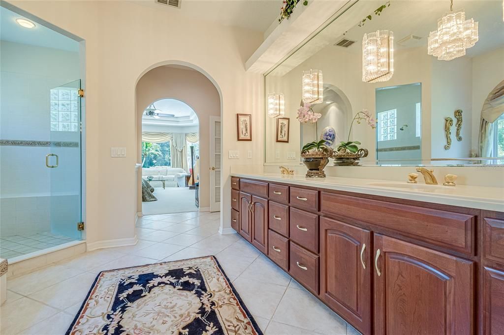 Recently Sold: $989,000 (3 beds, 3 baths, 4070 Square Feet)