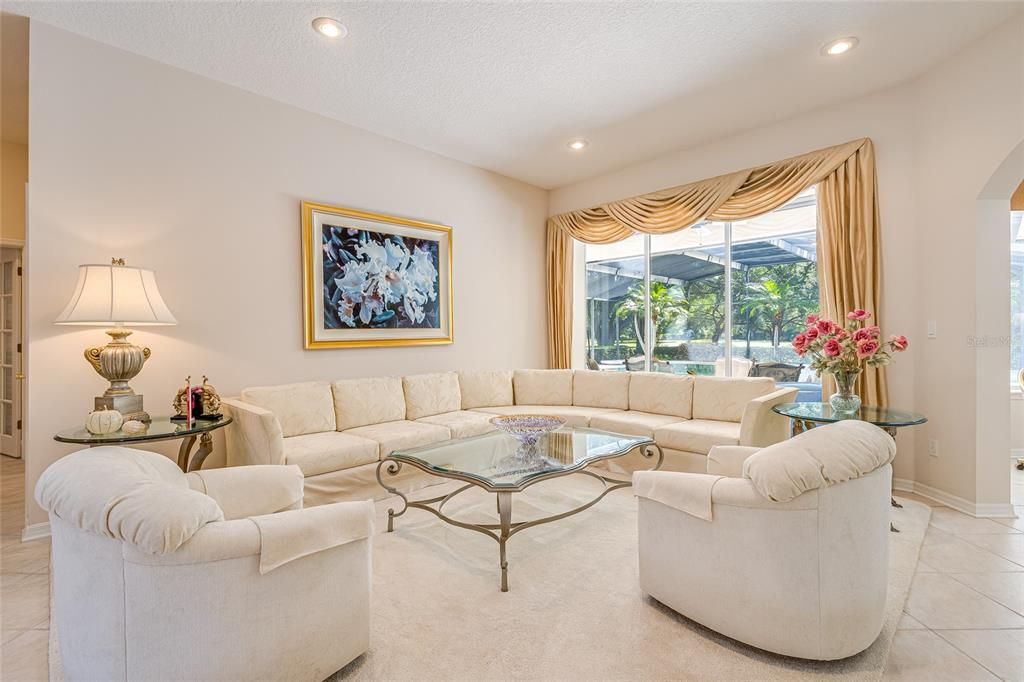 Recently Sold: $989,000 (3 beds, 3 baths, 4070 Square Feet)