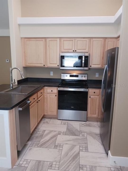 Recently Sold: $242,900 (2 beds, 1 baths, 800 Square Feet)