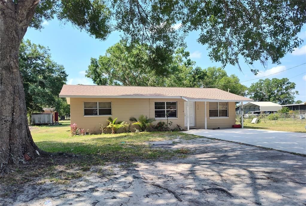 Recently Sold: $229,000 (3 beds, 1 baths, 955 Square Feet)