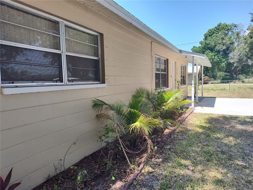 Recently Sold: $229,000 (3 beds, 1 baths, 955 Square Feet)