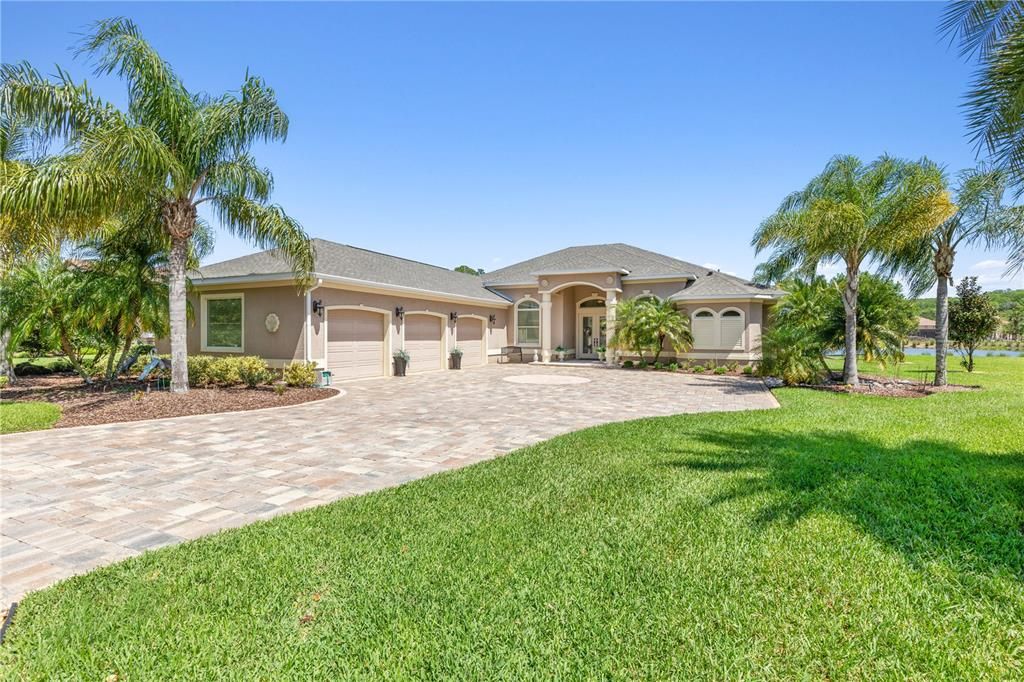 Recently Sold: $1,300,000 (3 beds, 3 baths, 3104 Square Feet)