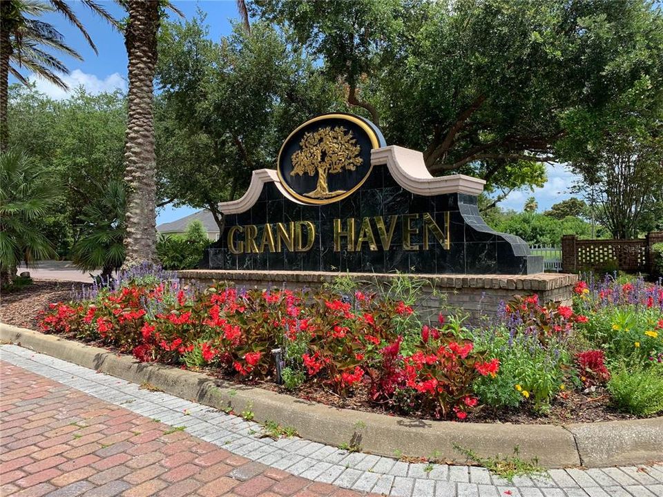 Recently Sold: $1,300,000 (3 beds, 3 baths, 3104 Square Feet)