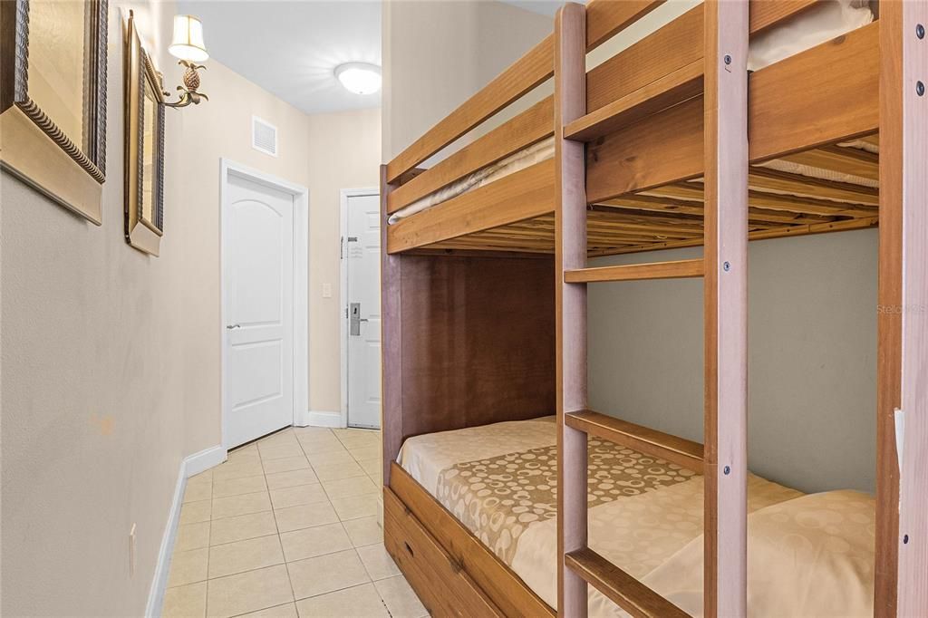 Recently Sold: $255,000 (1 beds, 2 baths, 798 Square Feet)