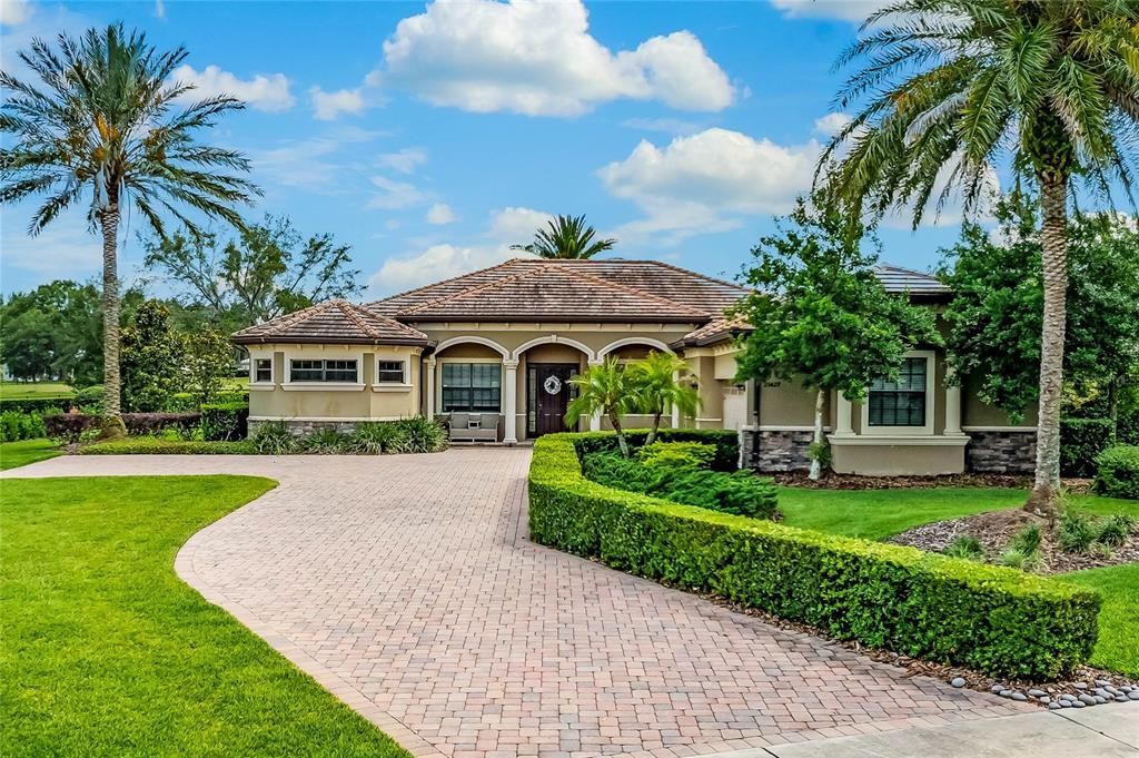 Recently Sold: $850,000 (4 beds, 3 baths, 3071 Square Feet)